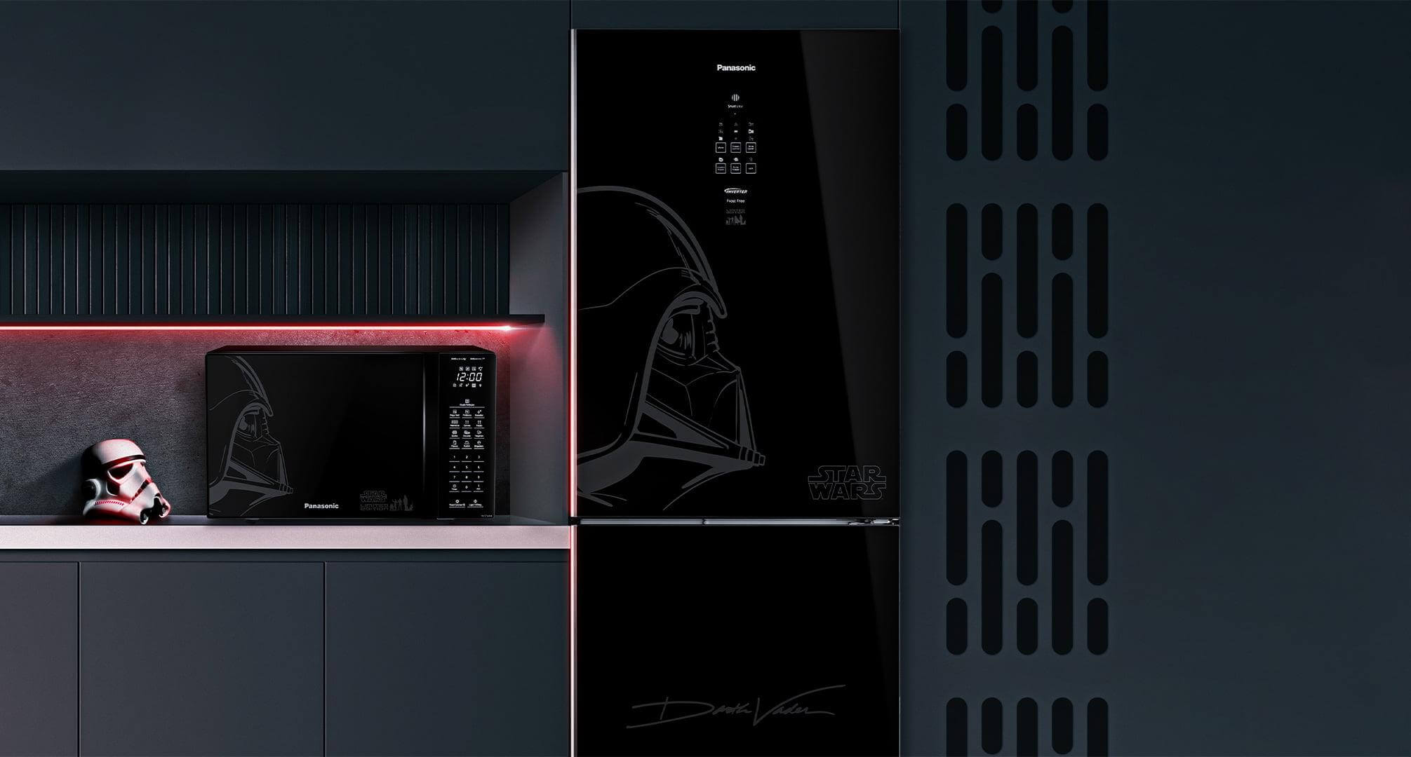 Cozinha modelo, apresentando os novos eletrodomésticos (geladeira e microondas Panasonic edição limitada Star Wars)